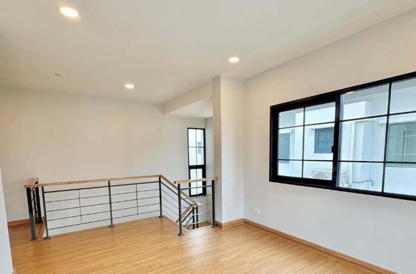 House with Shared Pool in Bangnatrad 